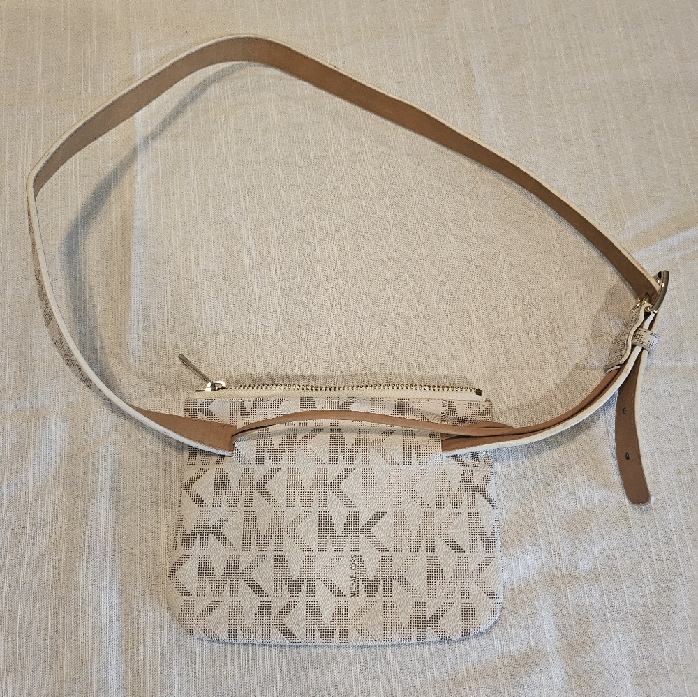 Michael Kors Cream Monogram Belt Bag - Picture 4 of 11